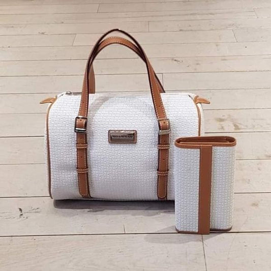 Borsa bianca e portafoglio